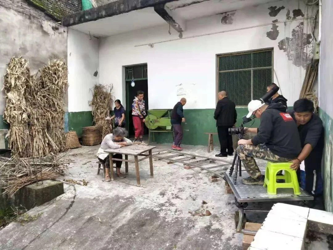 微电影《亲人》收官！川影设计与美术学院戏美系同学负责造型设计